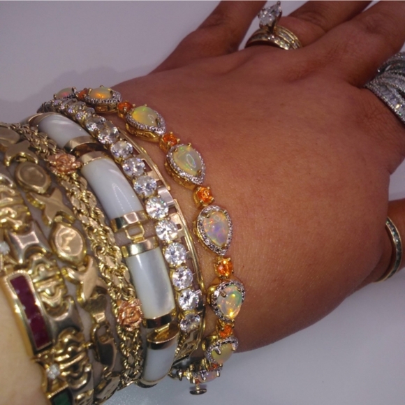 14k Yellow Gold Mother of Pearl Bracelet and Hoop Earrings Set - Picture 3 of 16